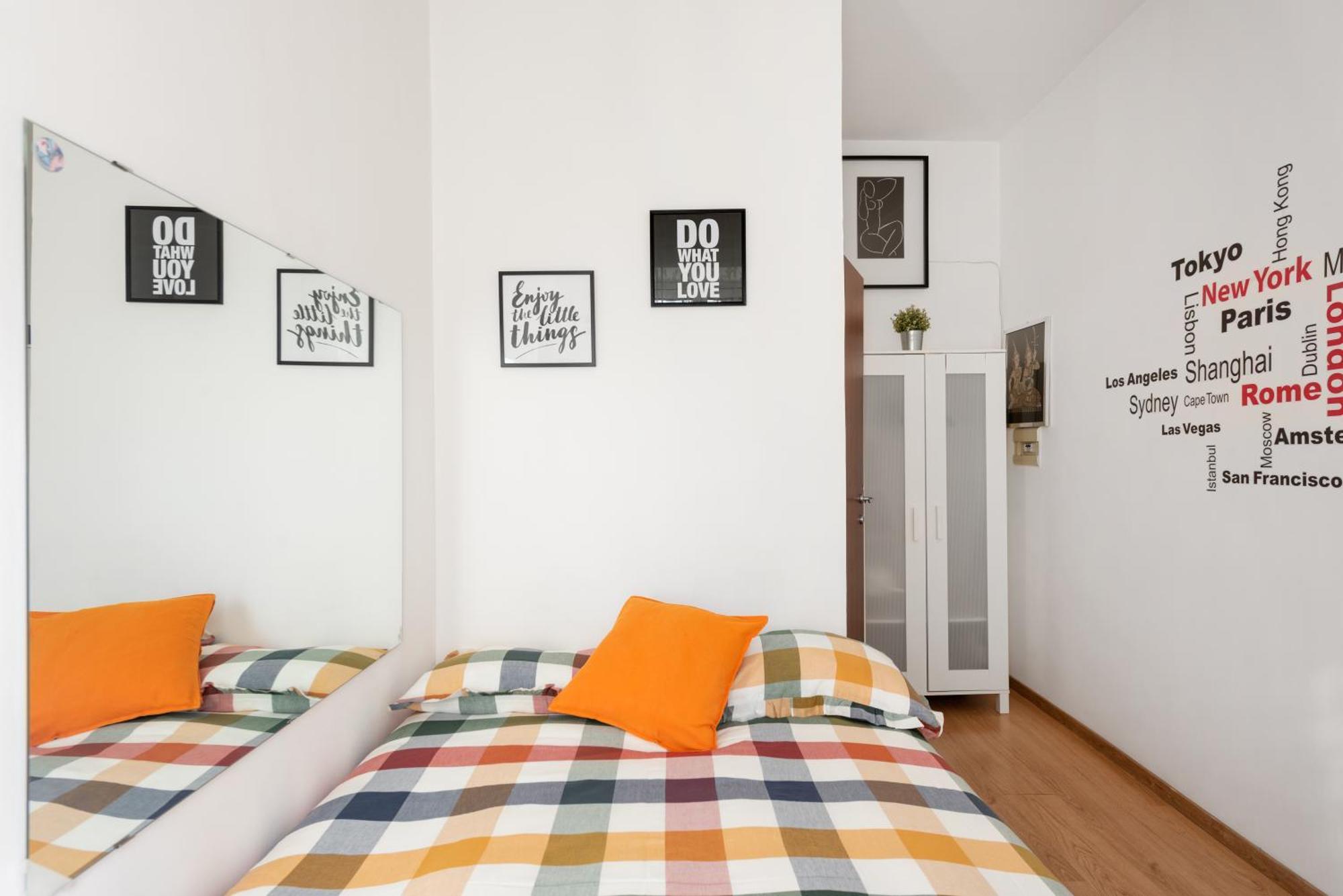 Central Little Basic Apartment Rom Exterior foto