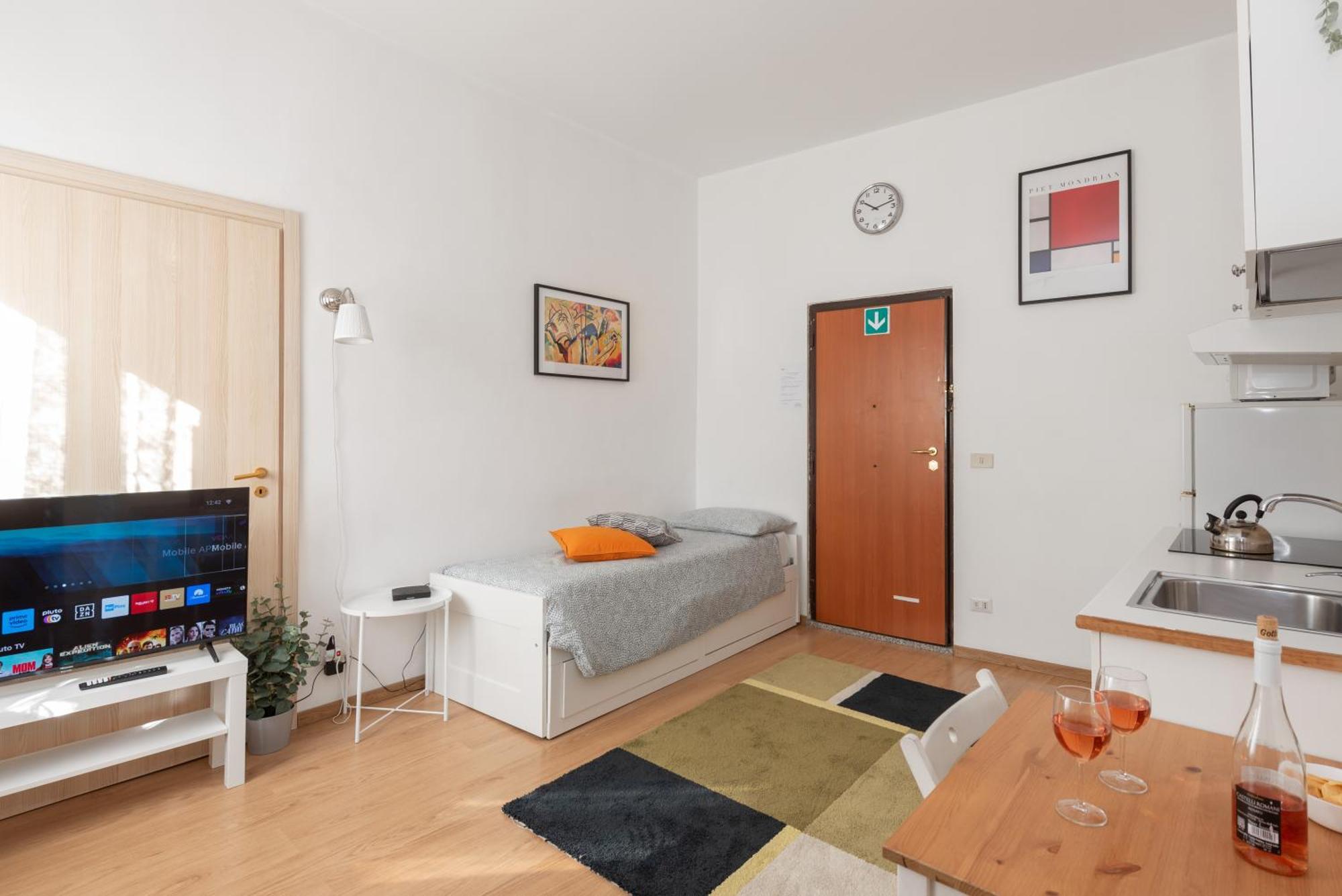 Central Little Basic Apartment Rom Exterior foto