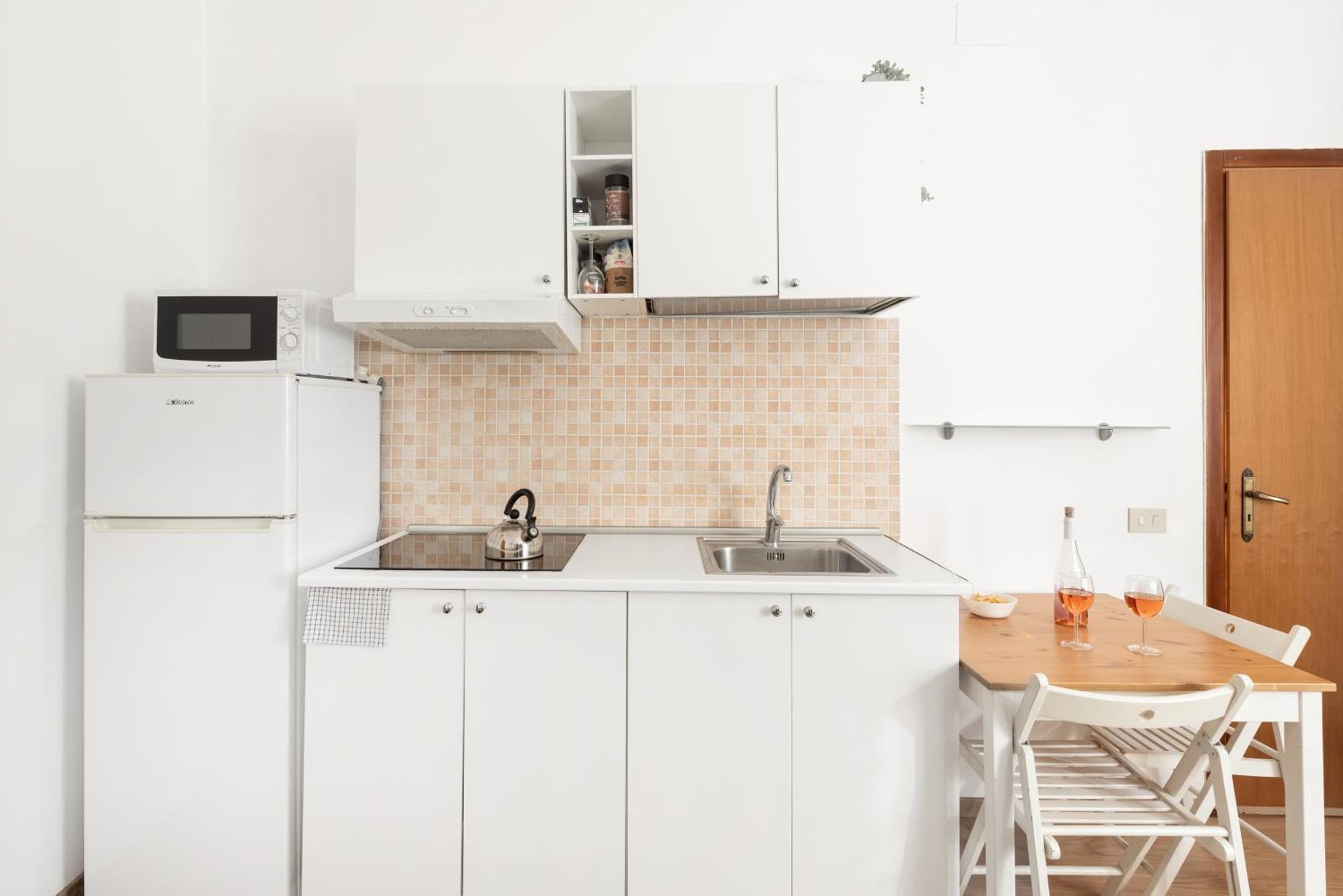 Central Little Basic Apartment Rom Exterior foto